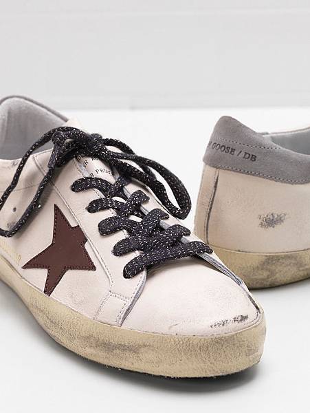 Golden Goose SUPERSTAR SNEAKERS4