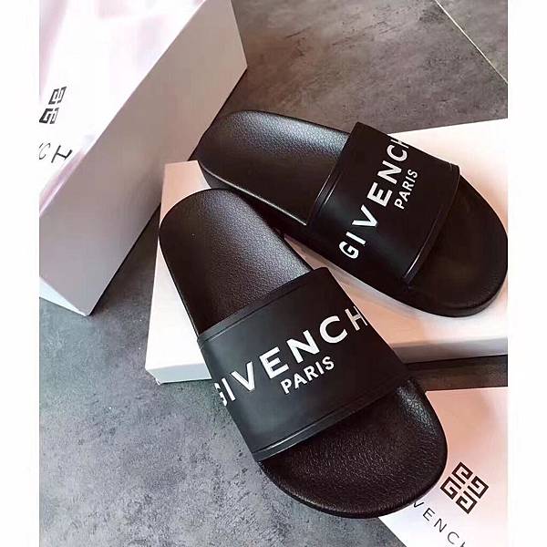 GIVENCHY-FLAT SANDALS44