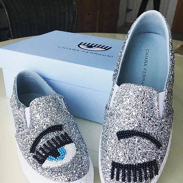 CHIARA-FERRAGNI-slip on sneakers2