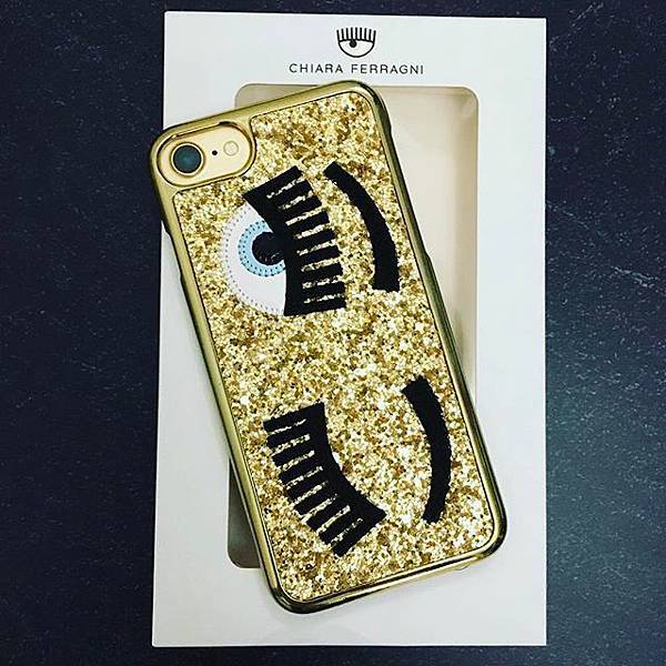 chiara ferragni flirting iphone cover40