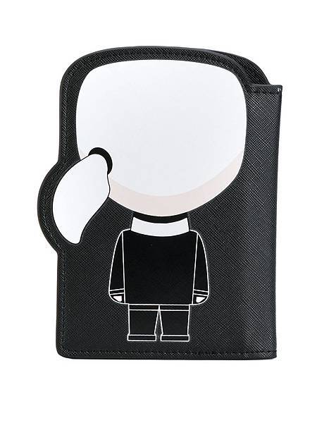 Karl Lagerfeld passport case2