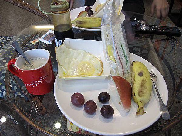 102-0830-1 被浪打到 (5)