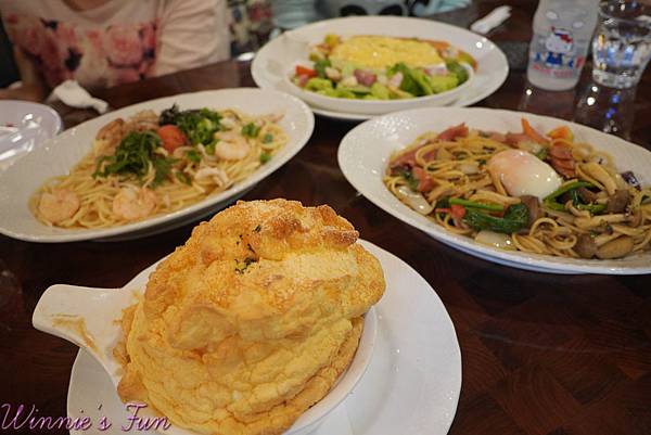 Mee's Cafe Mee's Cafe