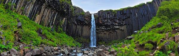 Svartifoss-iceland-front.jpg