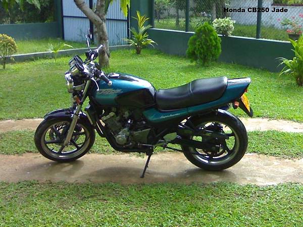 honda-CB250-Jade.jpg