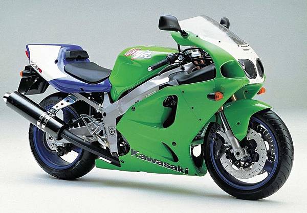 Kawasaki ZX7RR  1.jpg