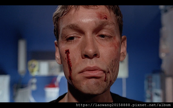The.X.Files.S01E21-Tooms.06.png