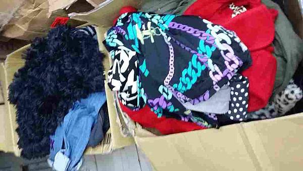阿久切貨服裝批發電話0923596771 阿久切貨服裝批發電話0923596771