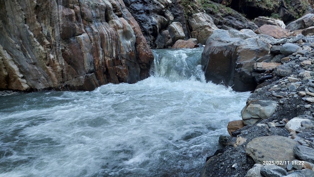｜走在一條季節限定隨時會消失的工程便道｜北港溪峽谷工程便道全