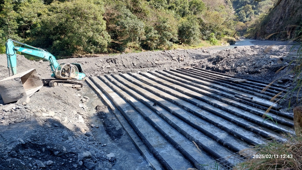 ｜走在一條季節限定隨時會消失的工程便道｜北港溪峽谷工程便道全