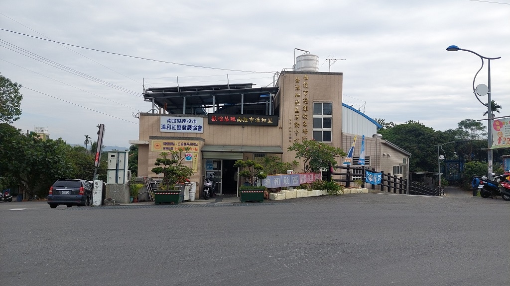 這條步道藏著巨龍？撼龍步道春季限定花海｜探索唯心聖教學院神秘