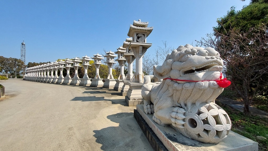 這條步道藏著巨龍？撼龍步道春季限定花海｜探索唯心聖教學院神秘