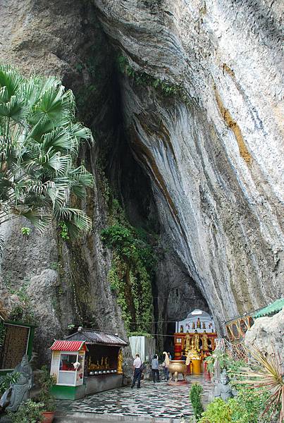 靈岩洞