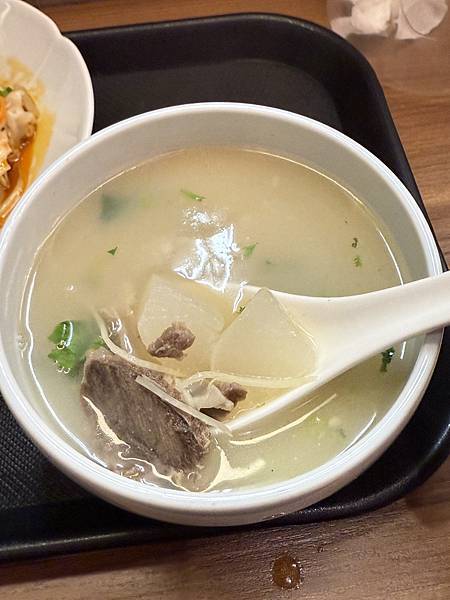 新竹美食 🍜 新莊街**「祿哥乾拌麵」:乾麵小菜湯品樣樣 新竹美食 🍜 新莊街**「祿哥乾拌麵」:乾麵小菜湯品樣樣