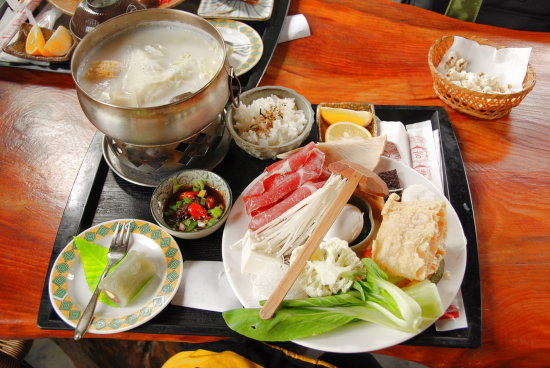 集集漂流木餐廳牛奶牛肉火鍋