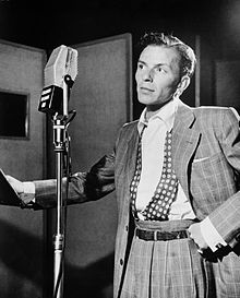 220px-Frank_Sinatra_by_Gottlieb_c1947-_2