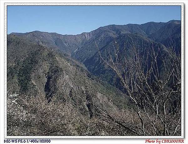 南橫公路-遠眺山景