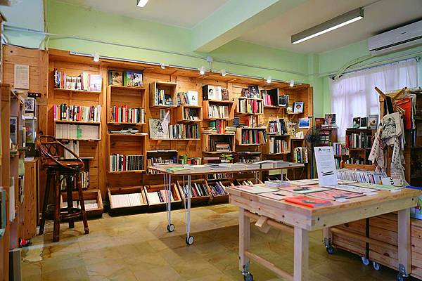 ACObookstore_1.jpg ACObookstore_1.jpg