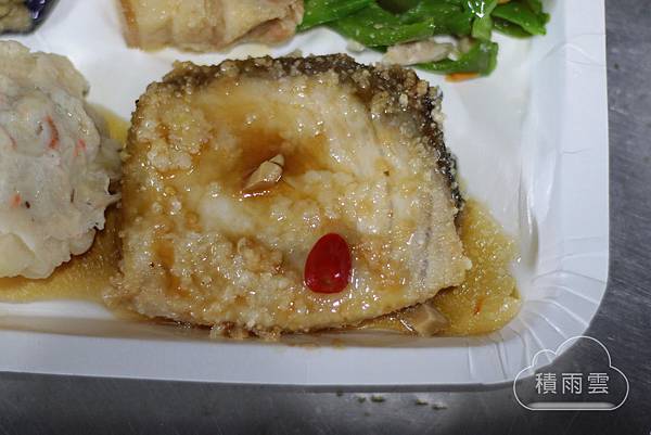 台南新營漁市對面深夜無名飯桌 台南新營漁市對面深夜無名飯桌