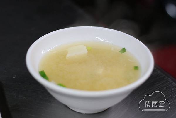 台南新營漁市對面深夜無名飯桌 台南新營漁市對面深夜無名飯桌