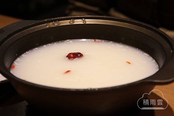 台南老城門洞重慶麻辣火鍋 台南老城門洞重慶麻辣火鍋