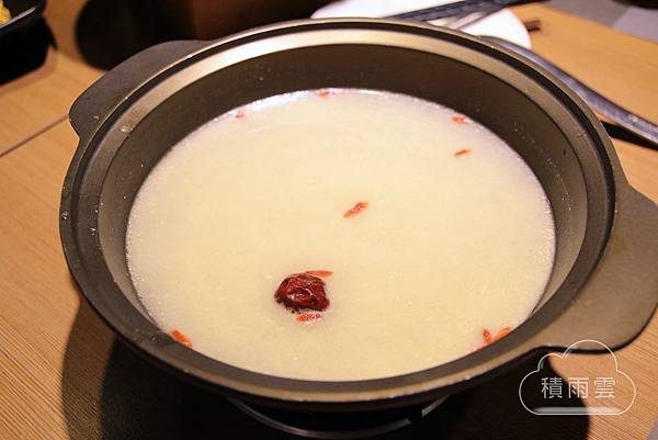 台南老城門洞重慶麻辣火鍋 台南老城門洞重慶麻辣火鍋