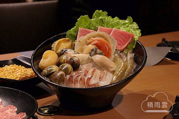 台南老城門洞重慶麻辣火鍋 台南老城門洞重慶麻辣火鍋