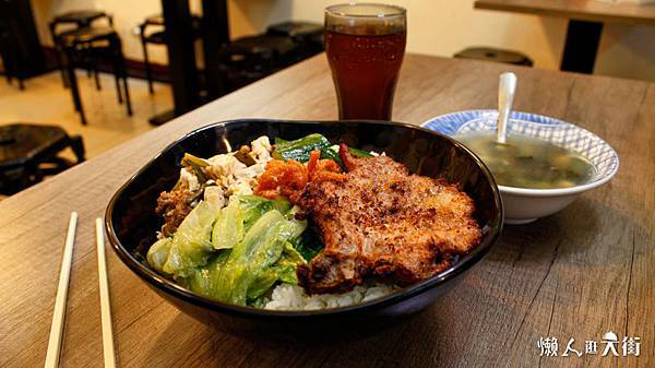 4-2【LuLu公仔飯館】招牌菜:現炸排骨飯套餐70.jpg 4-2【LuLu公仔飯館】招牌菜:現炸排骨飯套餐70.jpg