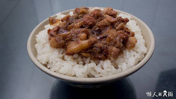 3-3【太祖魷魚羹】滷肉飯(小)25.jpg