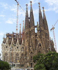 200px-Sagradafamilia-overview.jpg