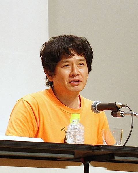 Yoshitomo_Nara_Yokohama_2012.jpg