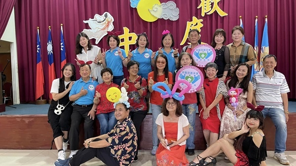 全人關懷協會舉辦岡山榮民之家與燕巢濟興長照中心中秋節聯歡會