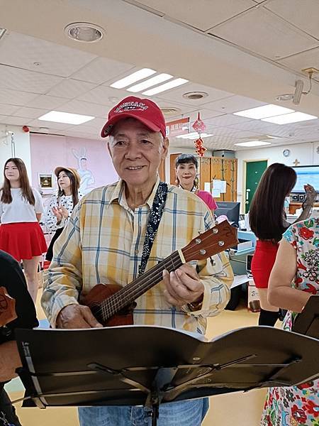 恆春基督教醫院護理之家、萬里桐漁港、鵝鑾鼻二日服務旅遊