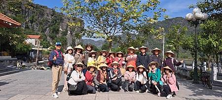 北越精采之旅陸龍灣、碧洞古廟、坐摩天輪觀下龍灣（二）