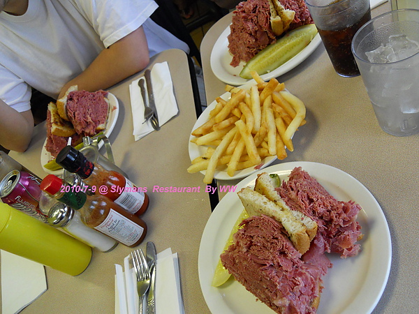 Slyman's  Corned Beef 三明治