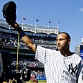 alg-jeter-salutes-crowd-jpg