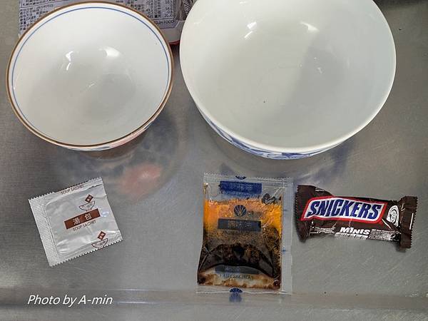 士力架巧克力+維力炸醬麵 士力架巧克力+維力炸醬麵