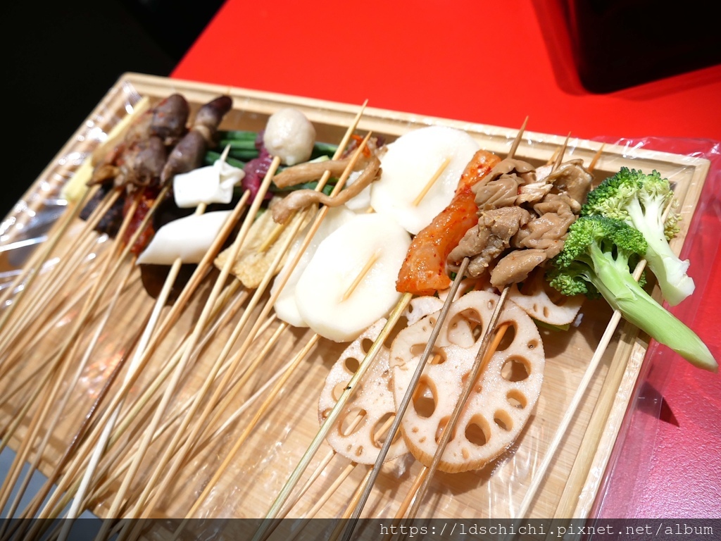 【台北美食】通化夜市美食推薦『壹直串麻辣鴛鴦』-高CP值串串