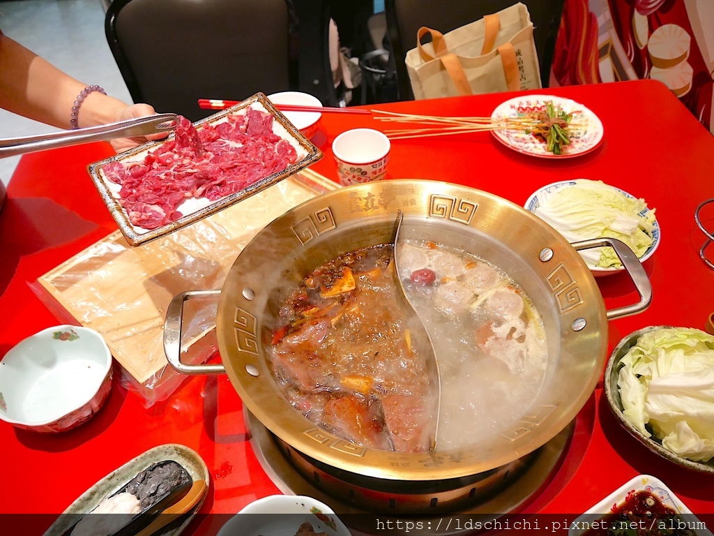 【台北美食】通化夜市美食推薦『壹直串麻辣鴛鴦』-高CP值串串