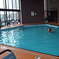 早上的重點 飯店游泳池