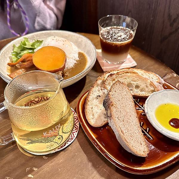 【台北大同區美食】幻猻家咖啡/氛圍很chill/大稻埕的某一