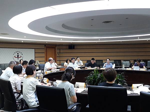 107年8月20日 中央選舉委員會 研商編製107年地方公職人員選舉及全國性公民投票易讀版投票指南手冊會議 107年8月20日 中央選舉委員會 研商編製107年地方公職人員選舉及全國性公民投票易讀版投票指南手冊會議