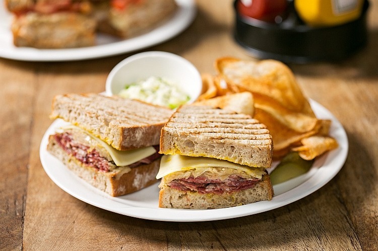 1Bite2Go-Cafe-Deli-Classic Pastrami Sandwich.jpg