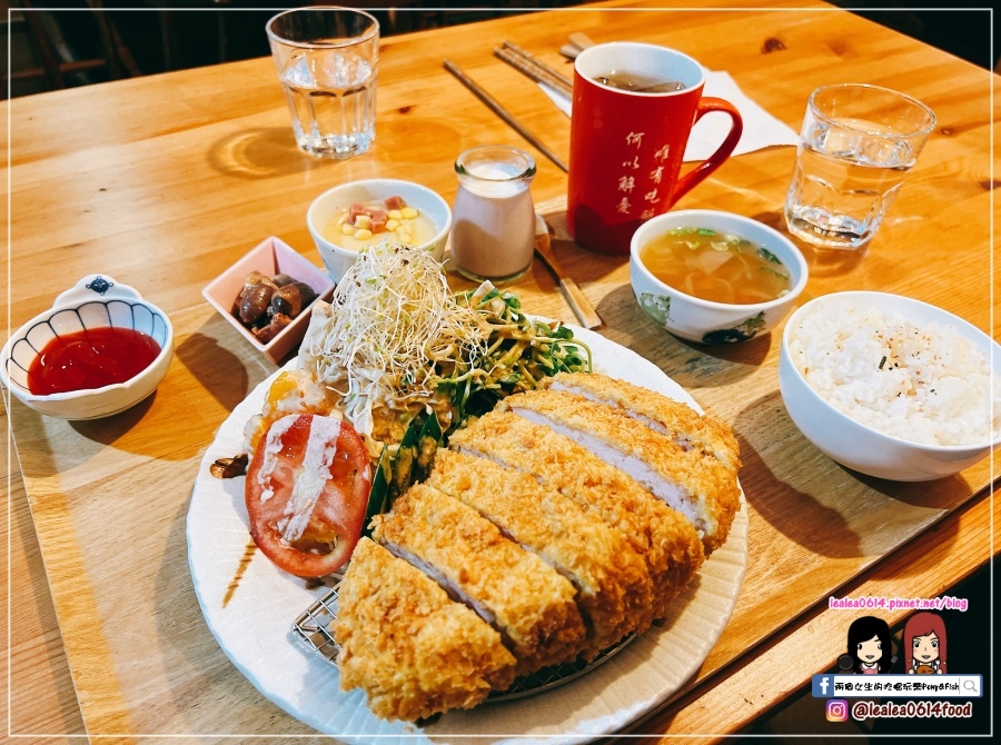 Fw: [食記] 高雄-來吃飯飯 超豐盛的炸豬排定食