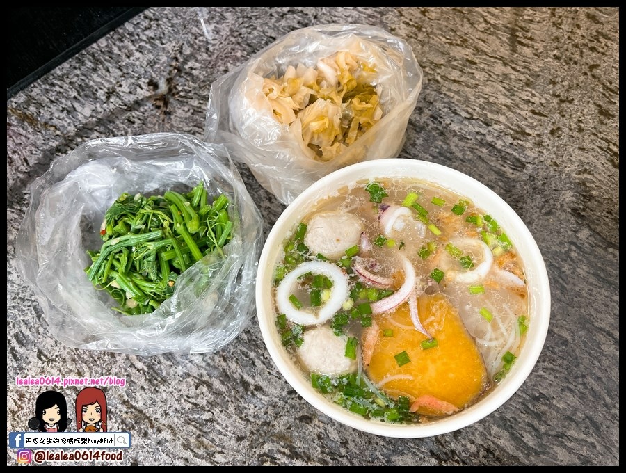 [食記] 花蓮 人氣雞湯小卷米粉 免費加湯加米粉