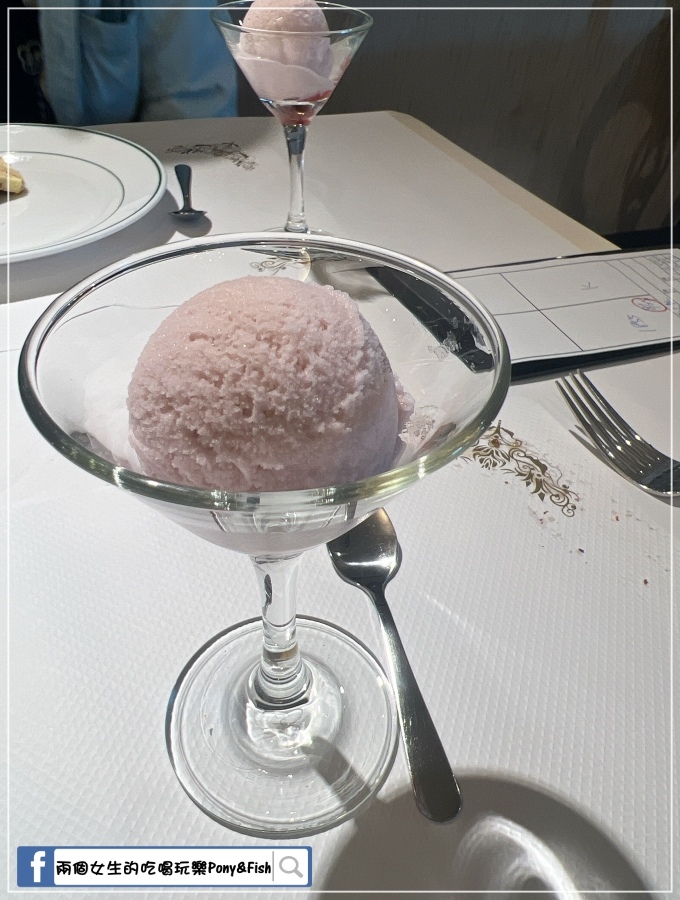 【食記】【高雄-前金】新國際西餐廳 CP值超高的商業午餐 【食記】【高雄-前金】新國際西餐廳 CP值超高的商業午餐