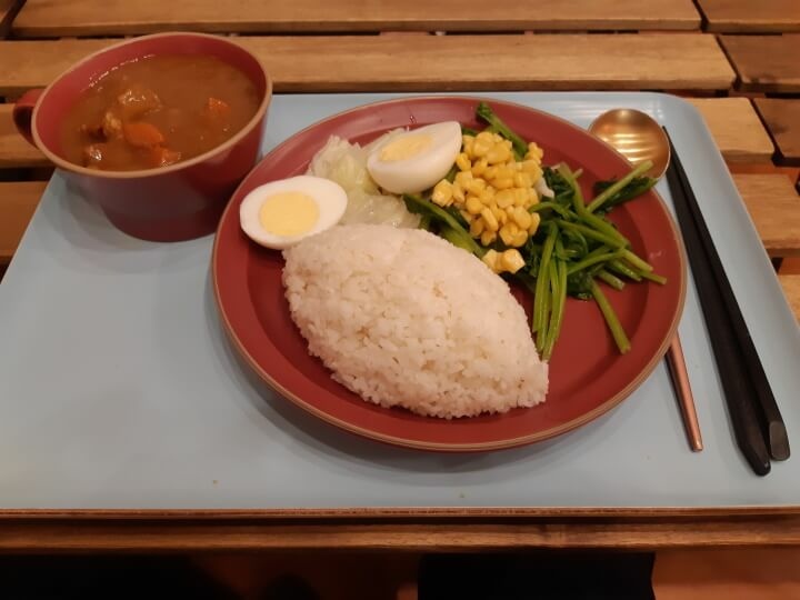 4-咖哩牛腩飯(調整).jpg