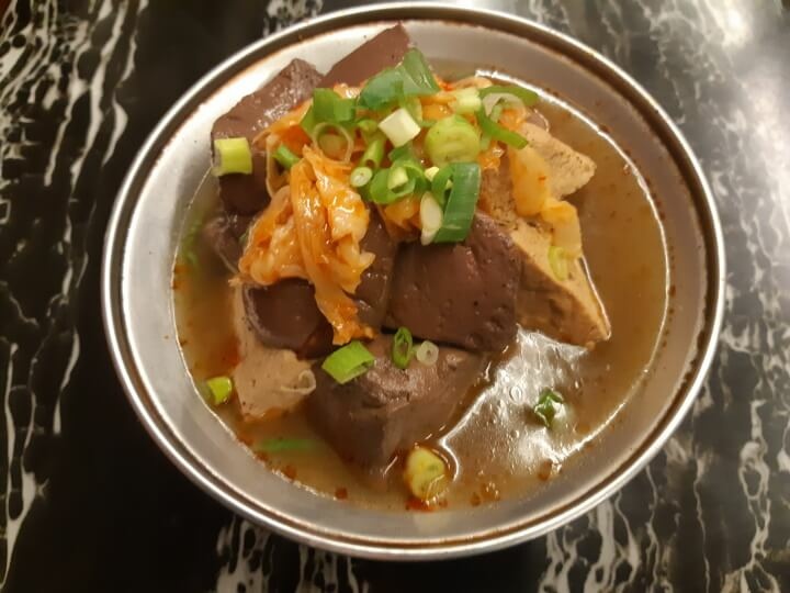 3-松柏園餃子館鴨血臭豆腐(調整).jpg