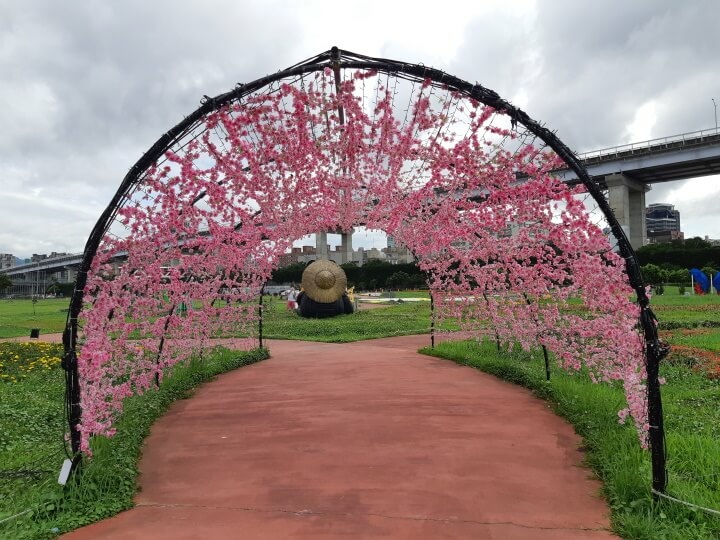 18-打卡景點粉紅隧道(調整).jpg