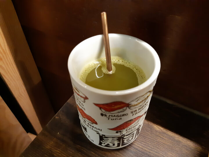 8-暮漁町生魚片海鮮丼專賣店熱茶(調整).jpg